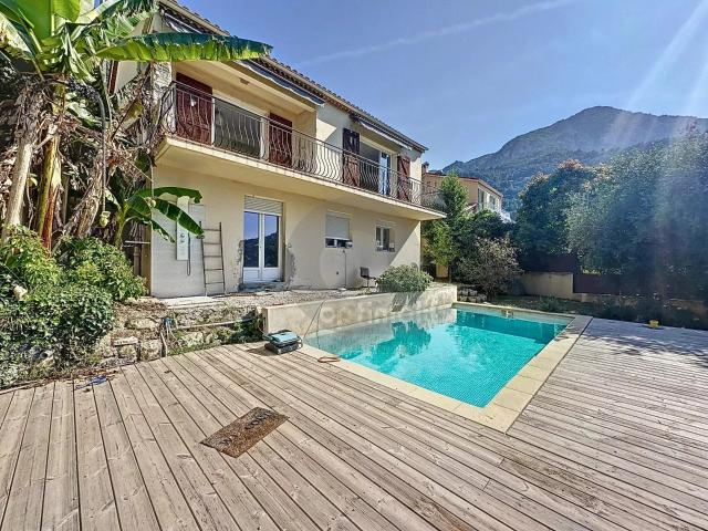 Maison 6 pièces 126 m²