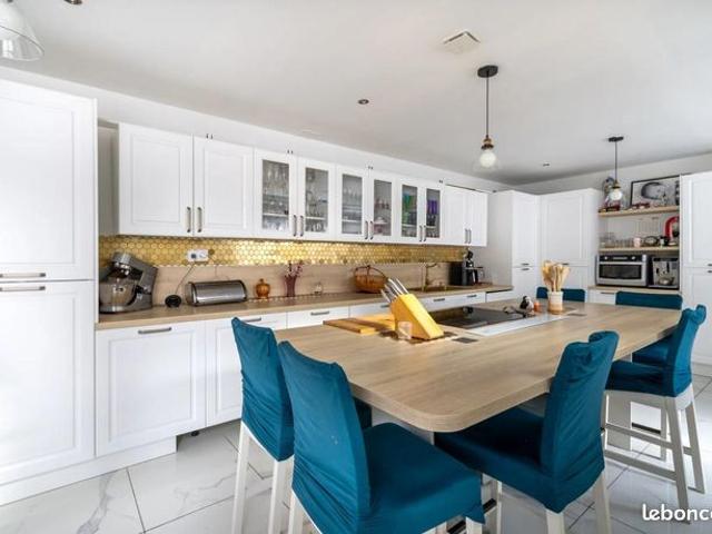 Maison 6 pièces 126 m²