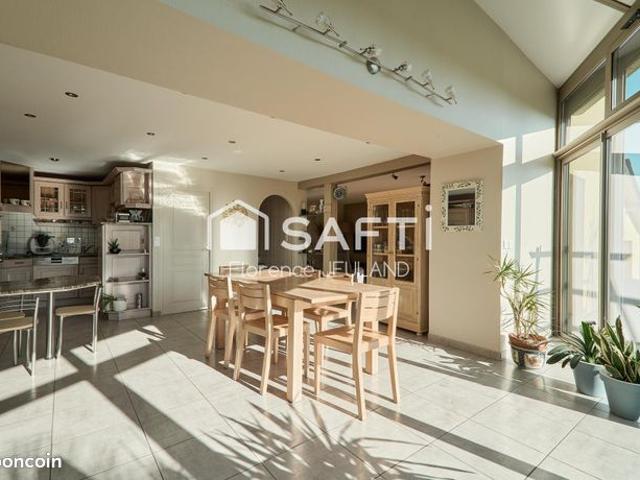 Propriété 6 pièces 120 m²