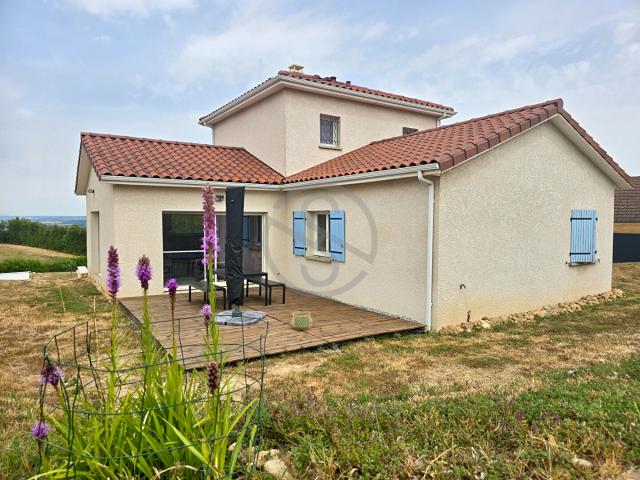 Maison 6 pièces 121 m2 avec grand garage aménagé