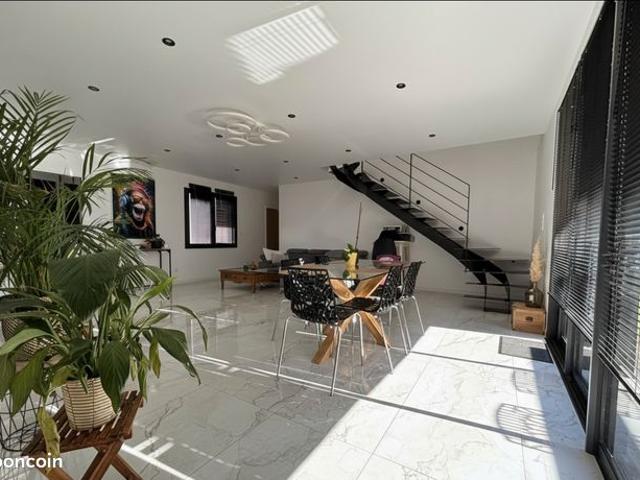 Maison 6 pièces 121 m²