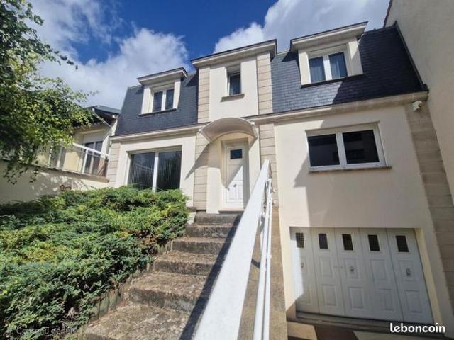 Maison 6 pièces 121 m²