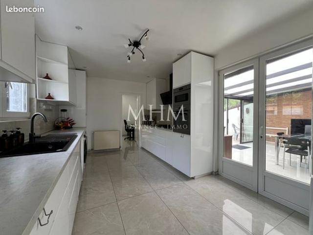 Maison 6 pièces 121 m²
