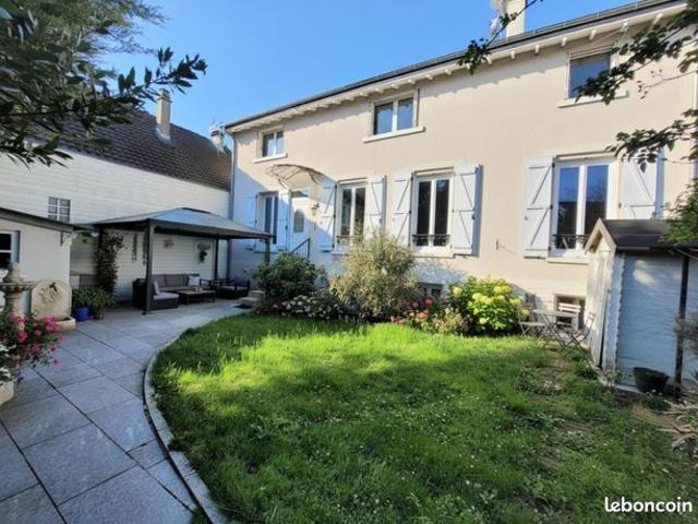 Maison 6 pièces 122 m²