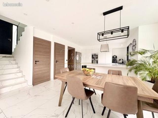 Maison 6 pièces 123 m²