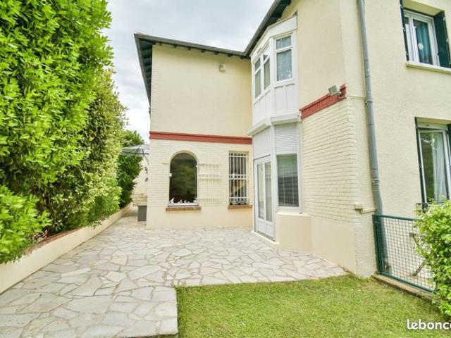 Maison 6 pièces 135 m²