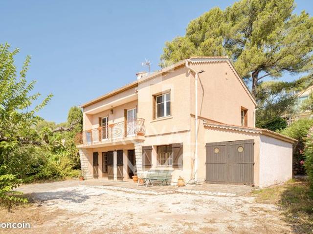 Maison 6 pièces 135 m²