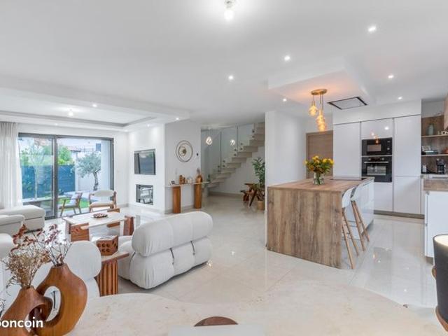 Maison 6 pièces 135 m²