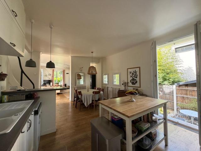 Maison 6 pièces, 135 m² à louer à L'Étang la Ville 78620