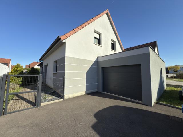 MAISON 6 PIECES 136 M2 AVEC PISCINE