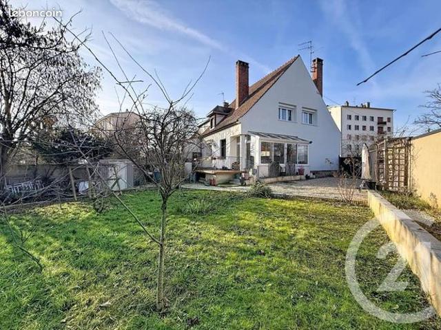 Maison 6 pièces 136 m²