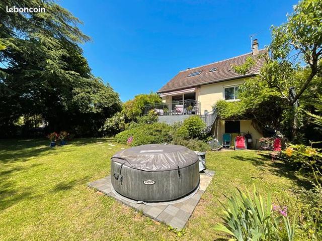 Maison 6 pièces 136 m²