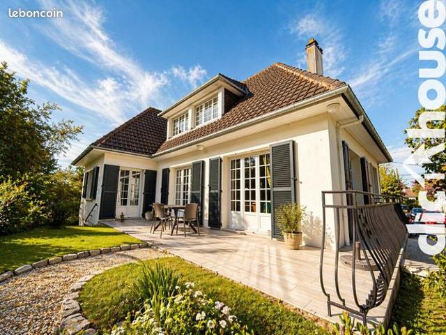 Maison 6 pièces 136 m²