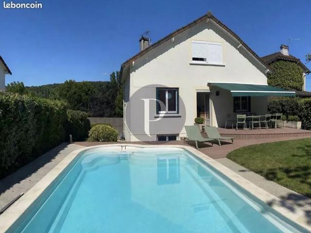 Maison 6 pièces 195 m²