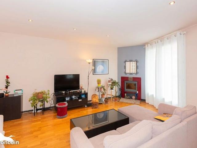 Maison 6 pièces 138 m²