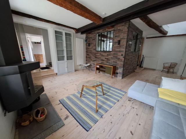 Maison 6 pièces, 139 m² à louer à Saint Genis les Ollières 69290
