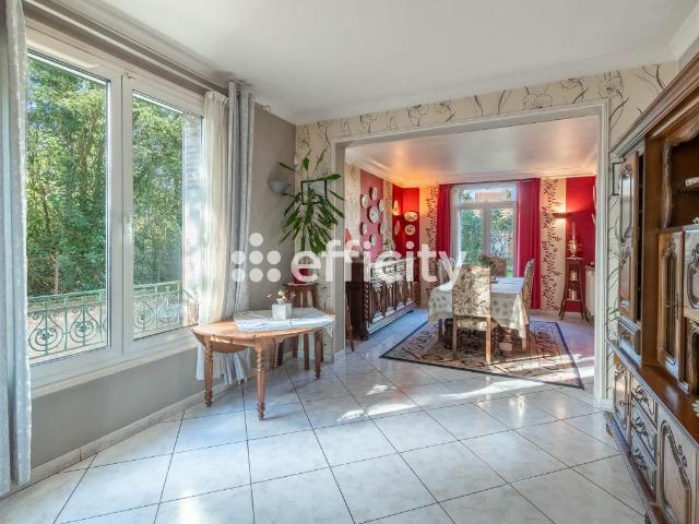 Maison 8 pièces 222 m²