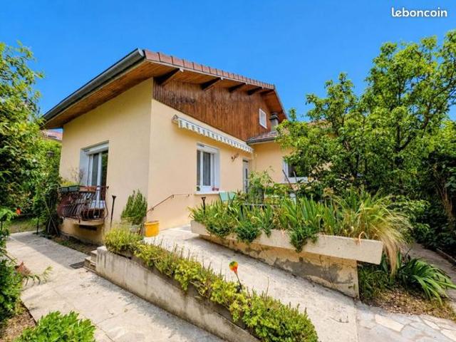 Maison 6 pièces 144 m²