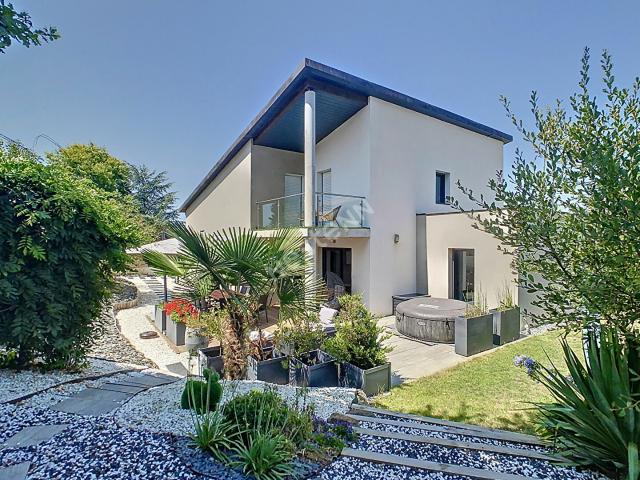 Maison 6 pièces 144 m²