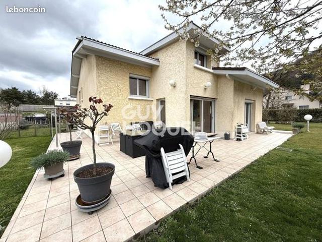 Maison 6 pièces 144 m²