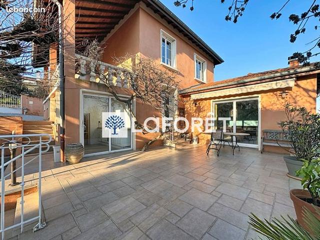 Maison 6 pièces 144 m²