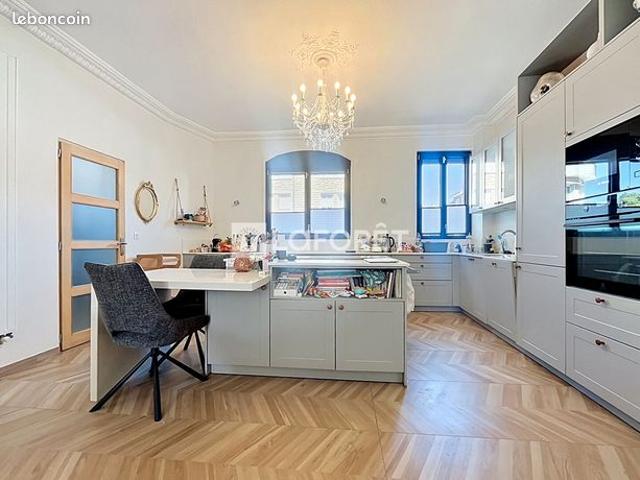 Maison 6 pièces 145 m²