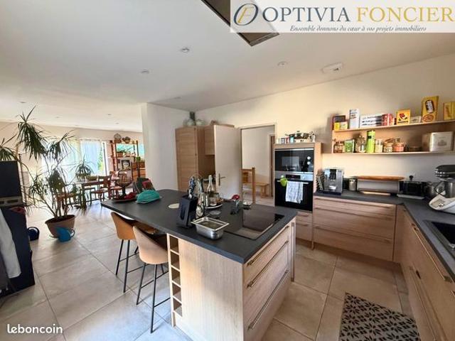 Maison 6 pièces 145 m²