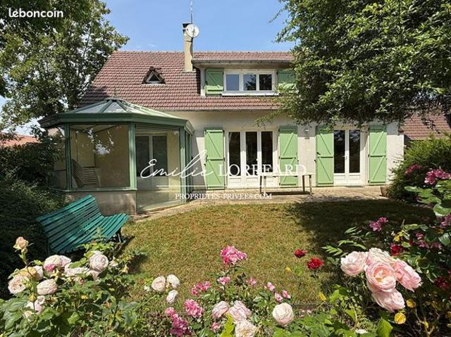 Maison 6 pièces 145 m²
