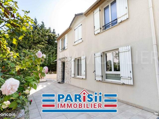 Maison 6 pièces 145 m²