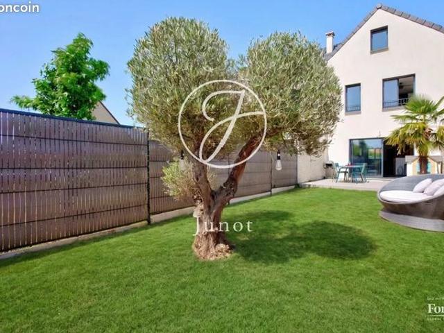 Maison 6 pièces 145 m²