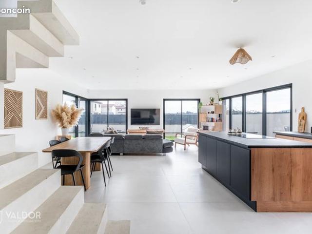 Maison 6 pièces 145 m²