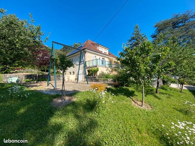 Maison 6 pièces 145 m²