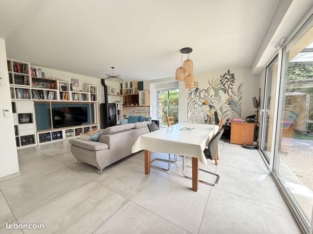Maison 6 pièces 145 m²