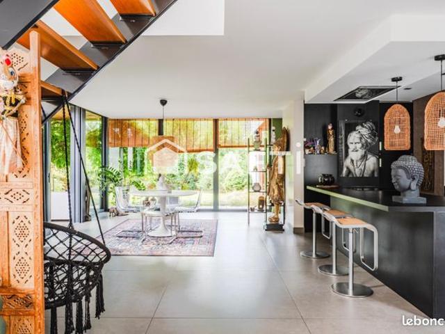 Maison 6 pièces 145 m²
