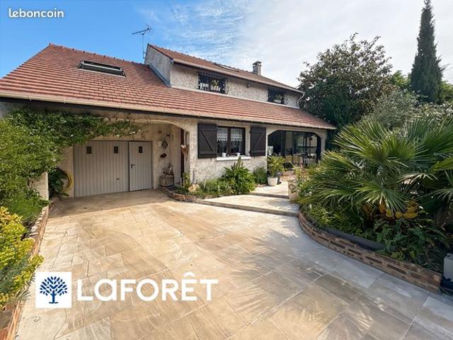 Maison 6 pièces 145 m²