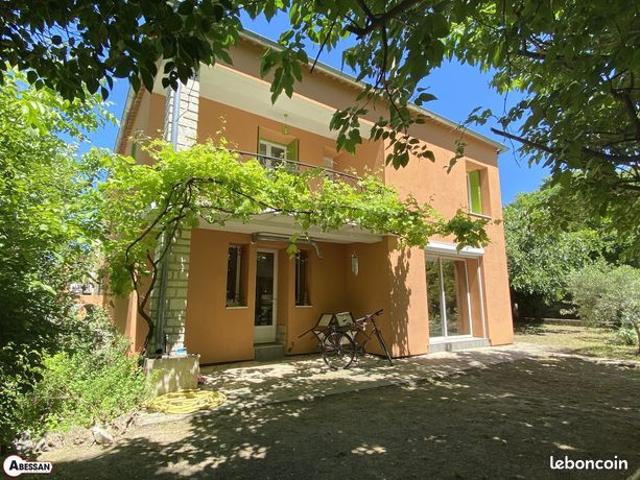 Maison 6 pièces 145 m²
