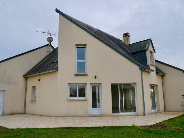 Maison 6 pièces, 145 m² à louer à Mazé Milon 49140