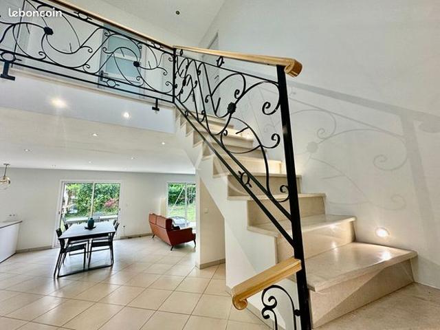 Maison 6 pièces 146 m²