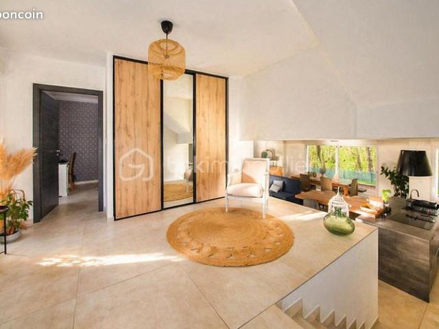 Maison 6 pièces 146 m²