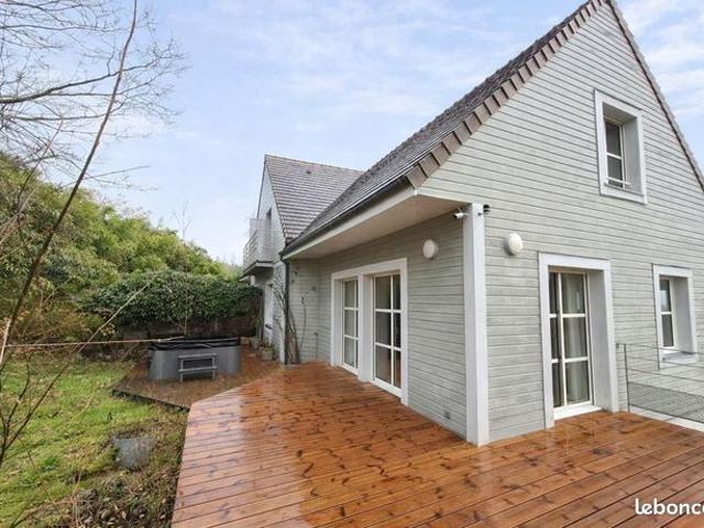 Maison 6 pièces 146 m²