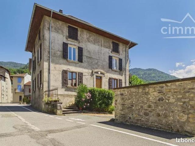 Maison 6 pièces 146 m²