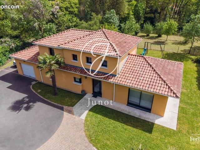 Maison 6 pièces 146 m²