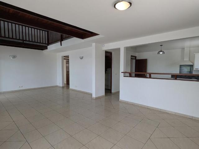 Maison 6 pièces, 146 m² à louer à Les Abymes 97139