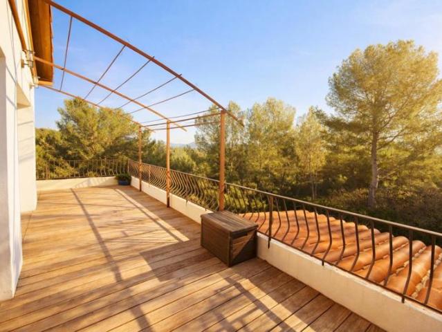 Maison 6 pièces / 147 m² / 460 000 EUR / MARSEILLE 12E ARRONDISSEMENT