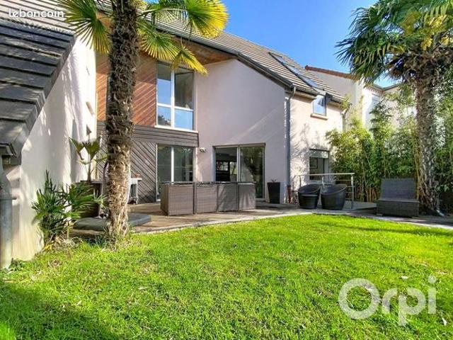 Maison 6 pièces 147 m²