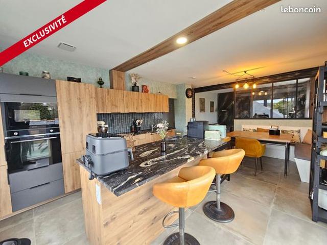 Propriété 6 pièces 147 m²