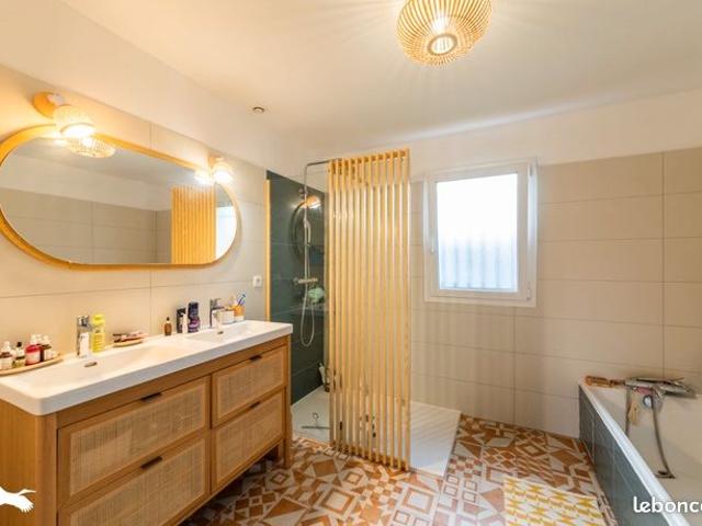 Maison 6 pièces 147 m²