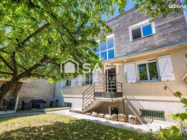 Maison 6 pièces 148 m²
