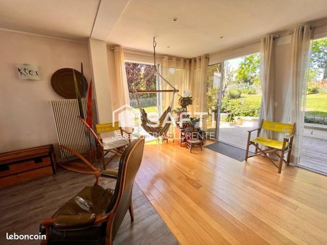 Maison 6 pièces 148 m²