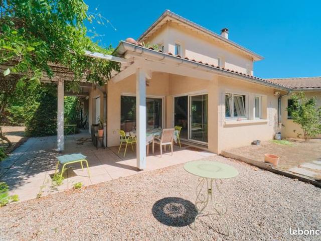 Villa 6 pièces 148 m²